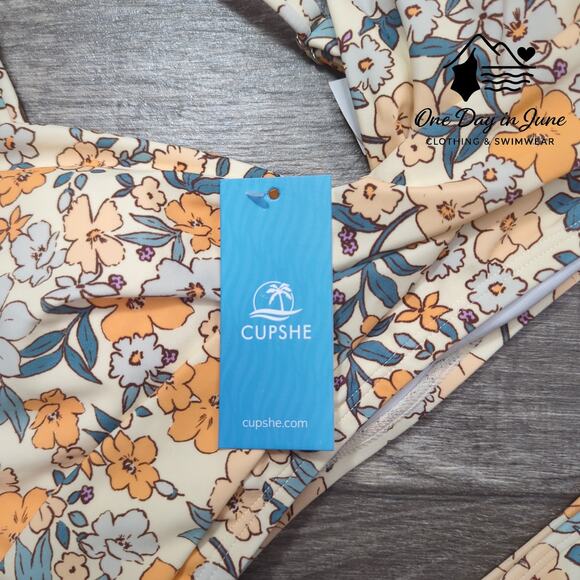 Cupshe Ditsy Daisy Cross Front Bikini Swimsuit Size S - Picture 3 of 6